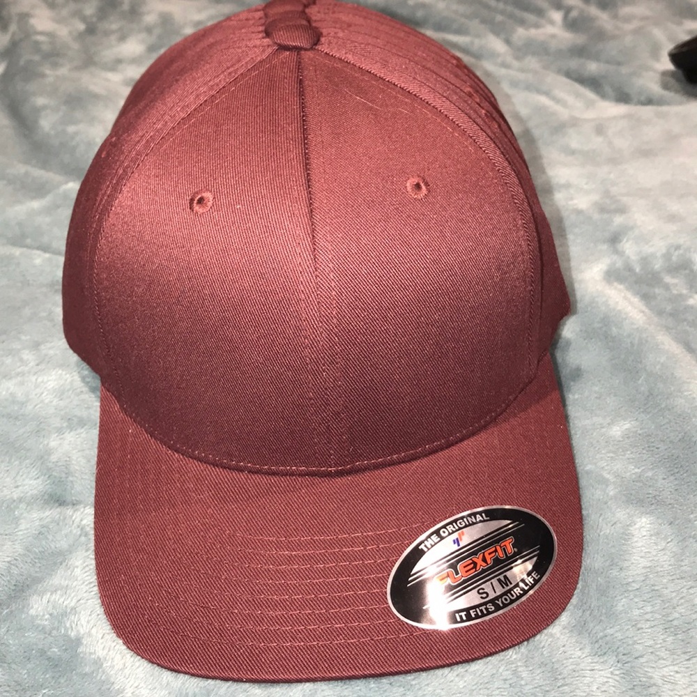 Set of 6 Plain Maroon Baseball Style Caps.